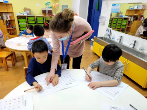 沉浸式英语教学的双语幼儿园优势？